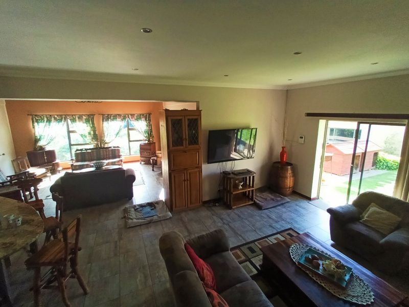 Stunning Smallholding with Investment Income! - Photo 7