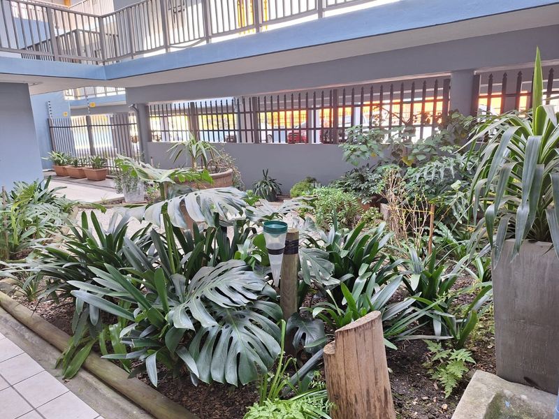 Conveniently Located 2-Bedroom Apartment in Knysna - Photo 3