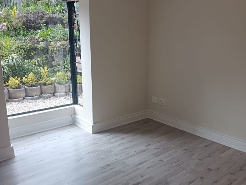 Conveniently Located 2-Bedroom Apartment in Knysna - Photo 9