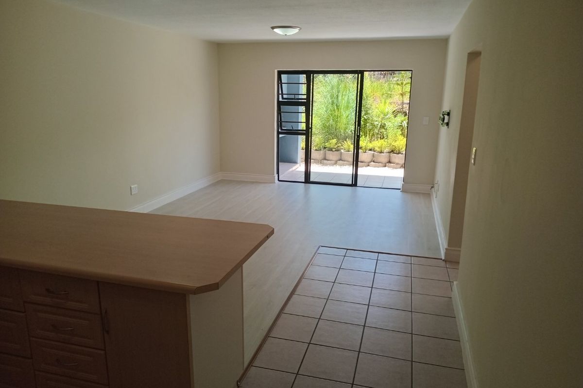 Conveniently Located 2-Bedroom Apartment in Knysna - Photo 2