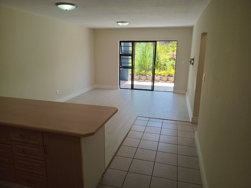 Conveniently Located 2-Bedroom Apartment in Knysna - Photo 2