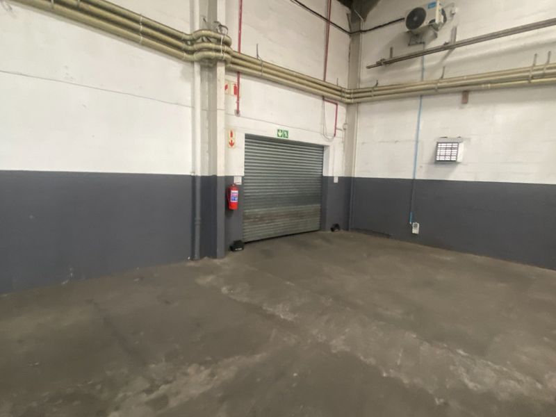 2568m2 Industrial Space to Let  - Photo 5