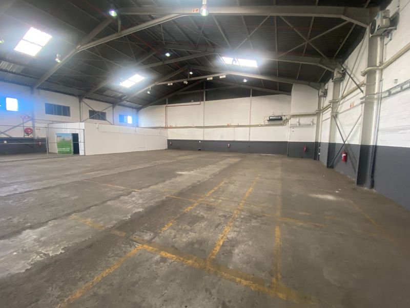 2568m2 Industrial Space to Let  - Photo 3