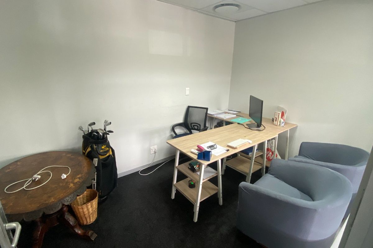 Commercial Office to Let in Century City - Photo 5