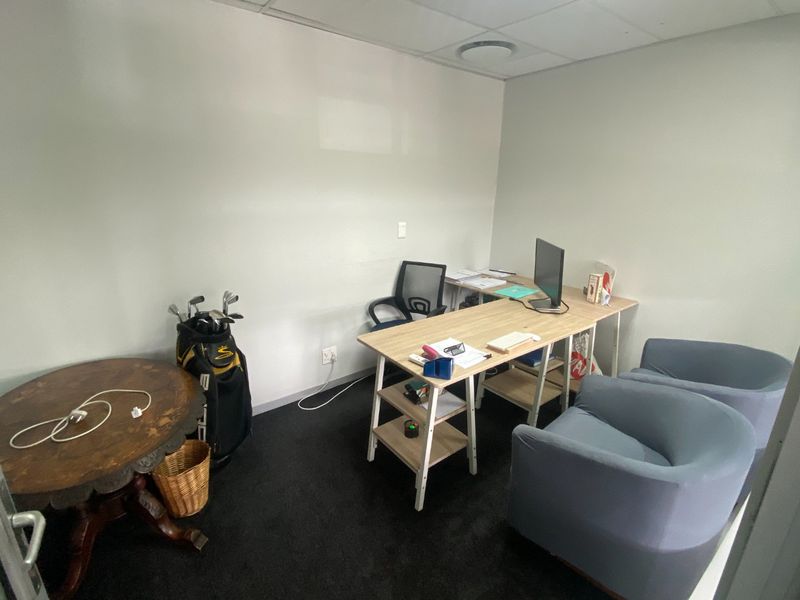 Commercial Office to Let in Century City - Photo 5