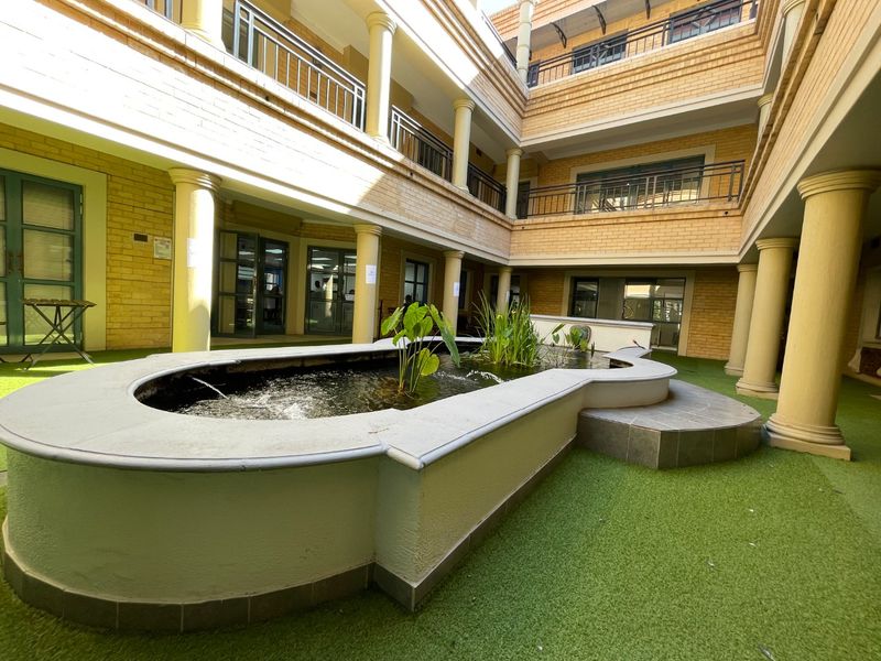 Commercial Office to Let in Century City - Photo 10