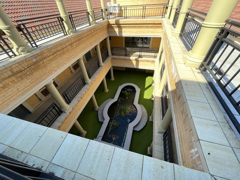 Commercial Office to Let in Century City - Photo 9