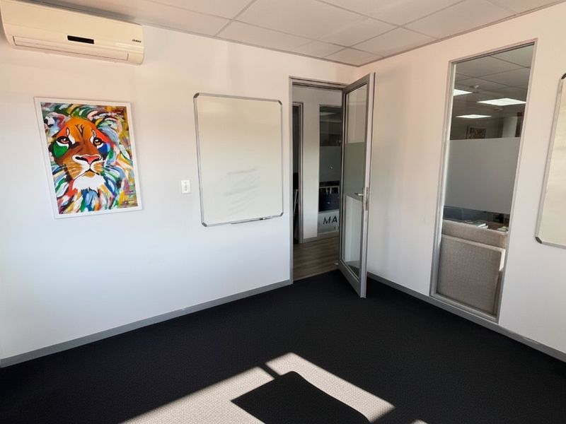 Commercial Office to Let in Century City - Photo 3