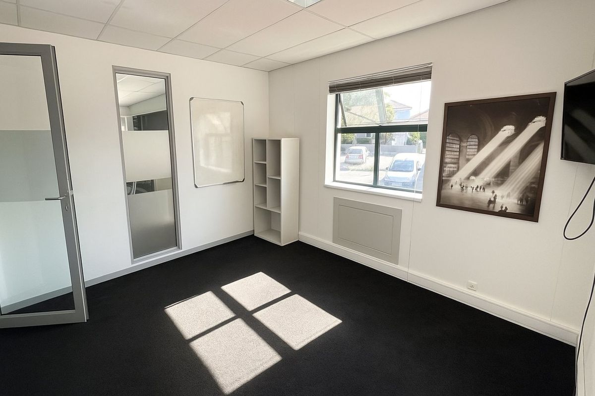 Commercial Office to Let in Century City - Photo 2