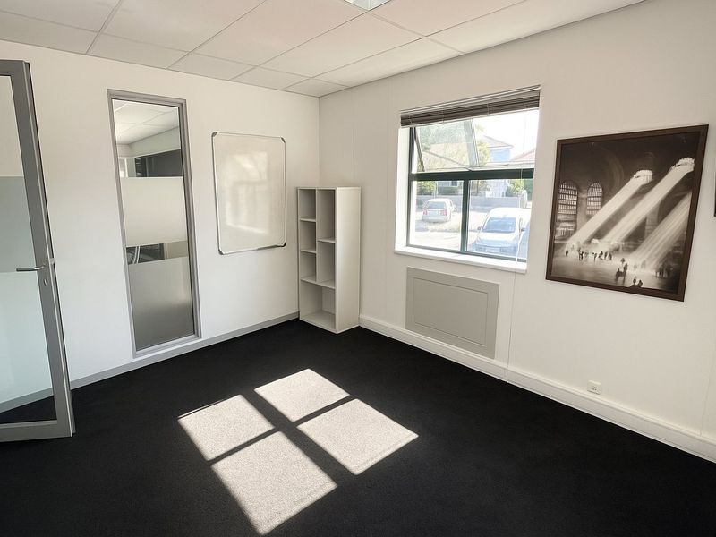 Commercial Office to Let in Century City - Photo 2