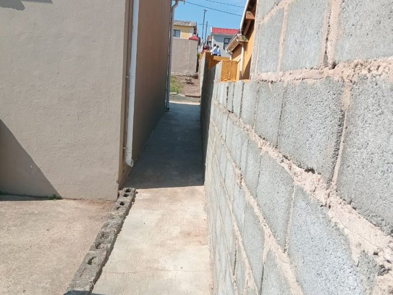 For Sale: 2 Bedroom Home with Spacious Yard - Photo 10