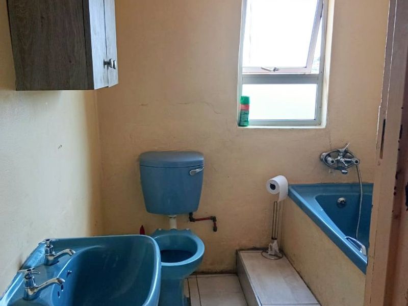 For Sale: 2 Bedroom Home with Spacious Yard - Photo 6