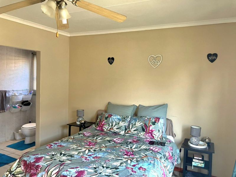 Freestanding Low Maintenance Townhouse in Campher Park, Despatch  - Photo 10