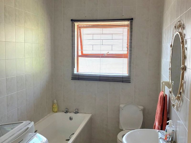 Freestanding Low Maintenance Townhouse in Campher Park, Despatch  - Photo 9