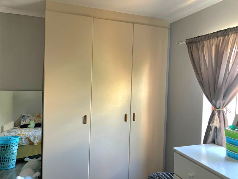 Freestanding Low Maintenance Townhouse in Campher Park, Despatch  - Photo 8