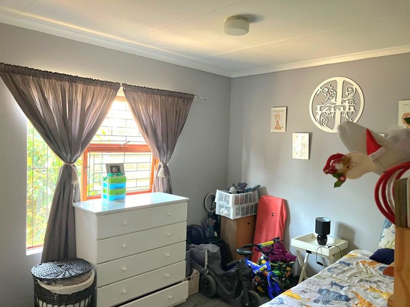 Freestanding Low Maintenance Townhouse in Campher Park, Despatch  - Photo 6