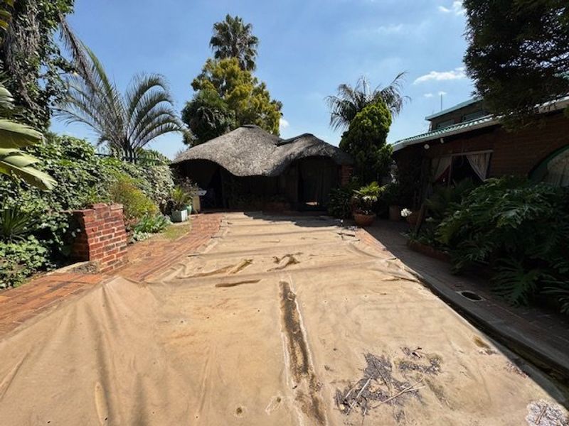 Charming Family Home with Ample Living Space and Modern Comforts - Photo 3