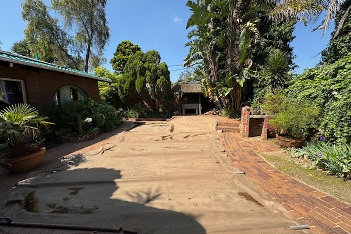 Charming Family Home with Ample Living Space and Modern Comforts - Photo 2