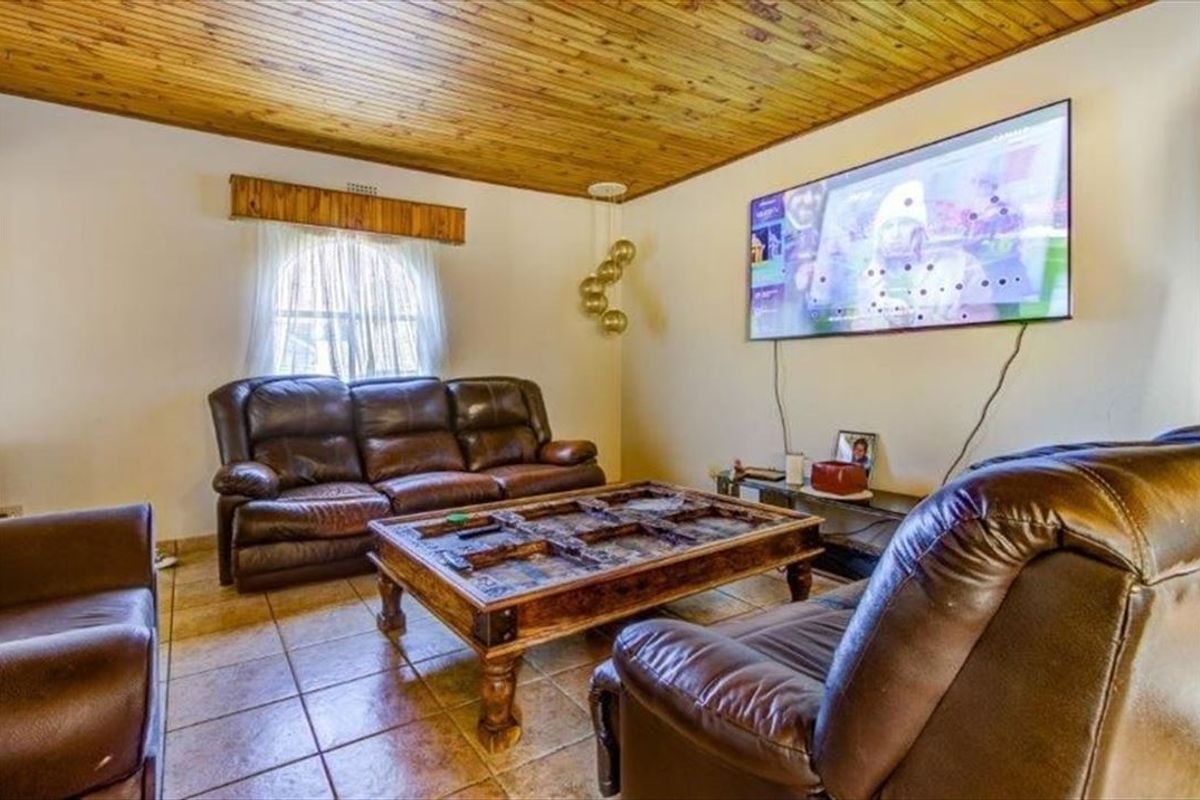 Versatile Property with Multiple Dwellings – Ideal for Extended Family or Rental Income - Photo 2