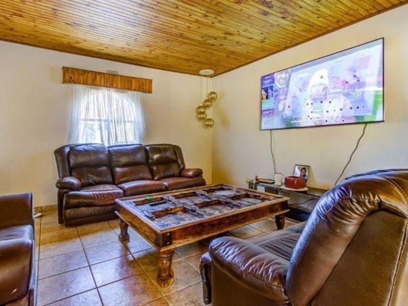 Versatile Property with Multiple Dwellings – Ideal for Extended Family or Rental Income - Photo 2