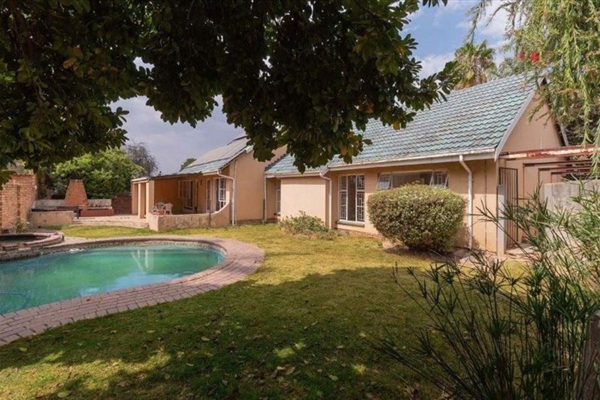 Versatile Property with Multiple Dwellings – Ideal for Extended Family or Rental Income - Photo 3