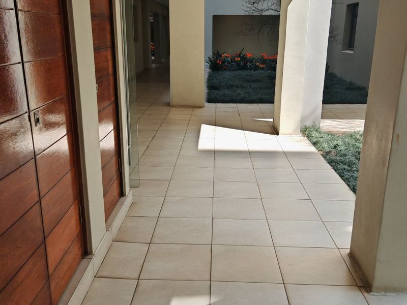 2 Bedroom Apartment for Sale in Bedford Centre - Photo 5