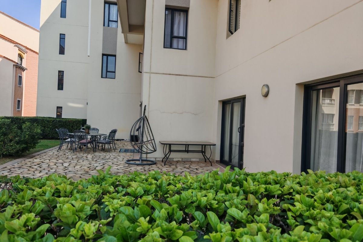 2 Bedroom Apartment for Sale in Bedford Centre - Photo 2