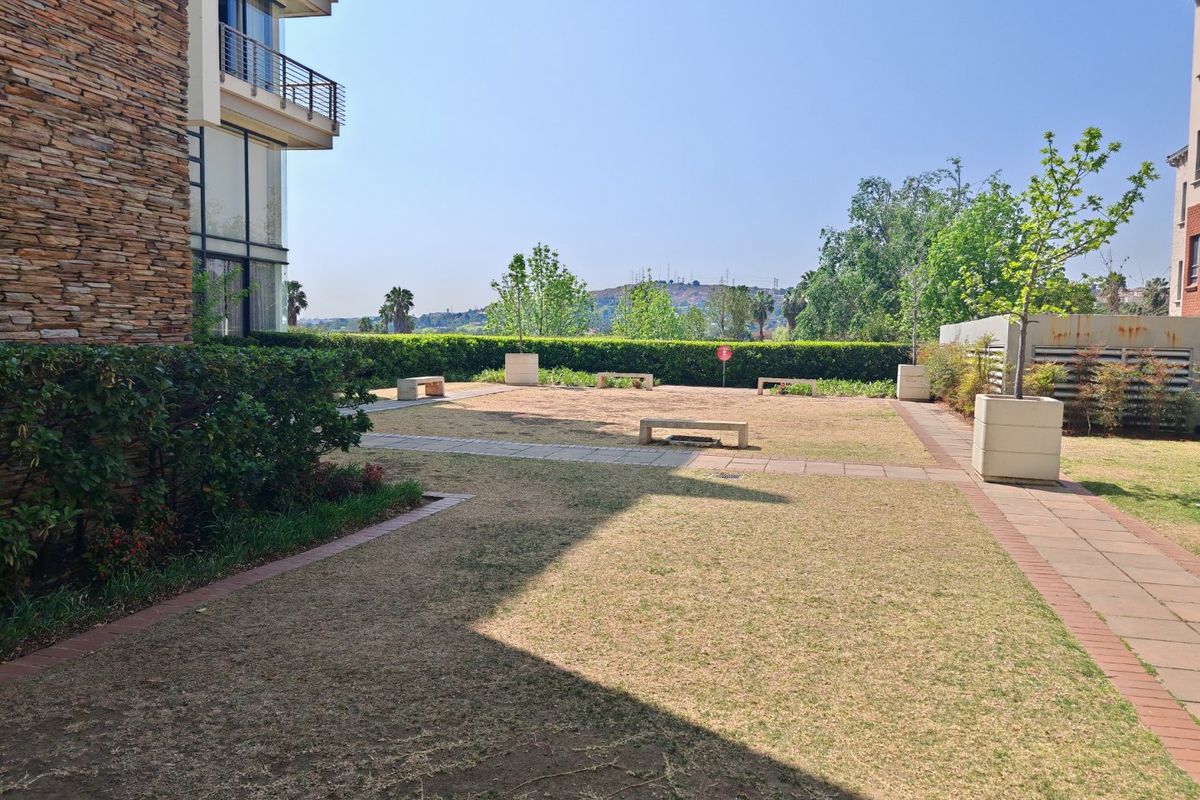 2 Bedroom Apartment for Sale in Bedford Centre - Photo 4
