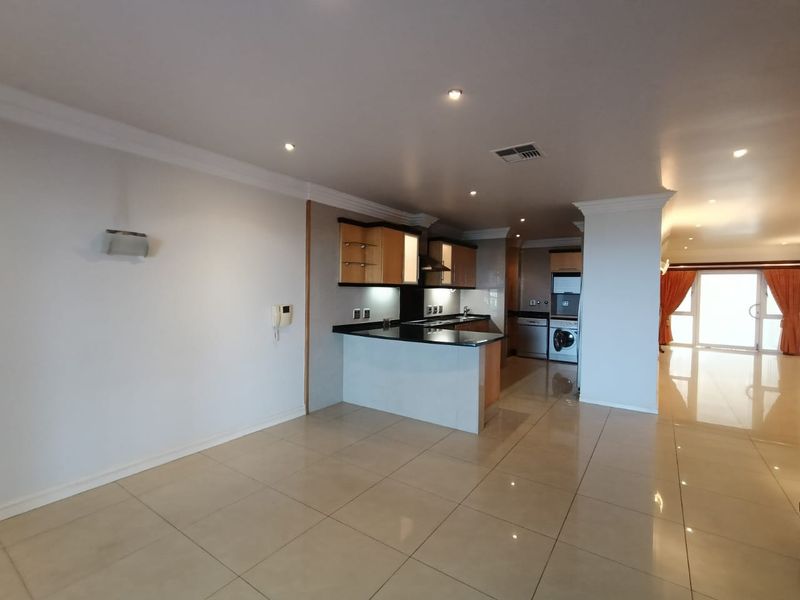 To let in La Lucia, Grand 3 bedroom apartment with glorious sea views. - Photo 10