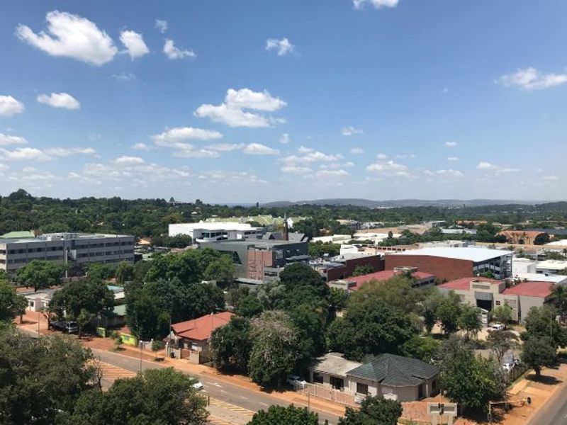 PERFECT LOCATION - SHARING APRATMENT - FEMALE ACCOMODATION ONLY! - Photo 2