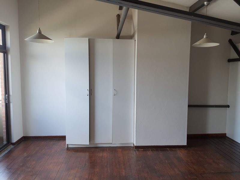 PERFECT LOCATION - SHARING APRATMENT - FEMALE ACCOMODATION ONLY! - Photo 7