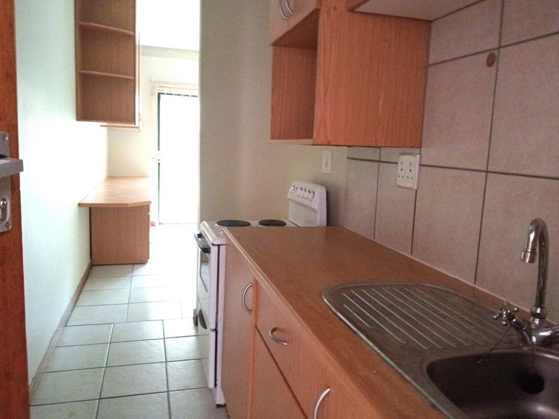 FULLY FURNISHED BACHELOR FLAT WITH UNDERCOVER PARKING  - Photo 9