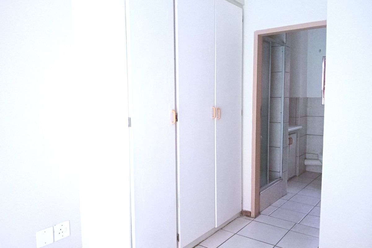 FULLY FURNISHED BACHELOR FLAT WITH UNDERCOVER PARKING  - Photo 3