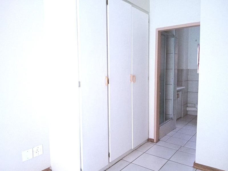 FULLY FURNISHED BACHELOR FLAT WITH UNDERCOVER PARKING  - Photo 3