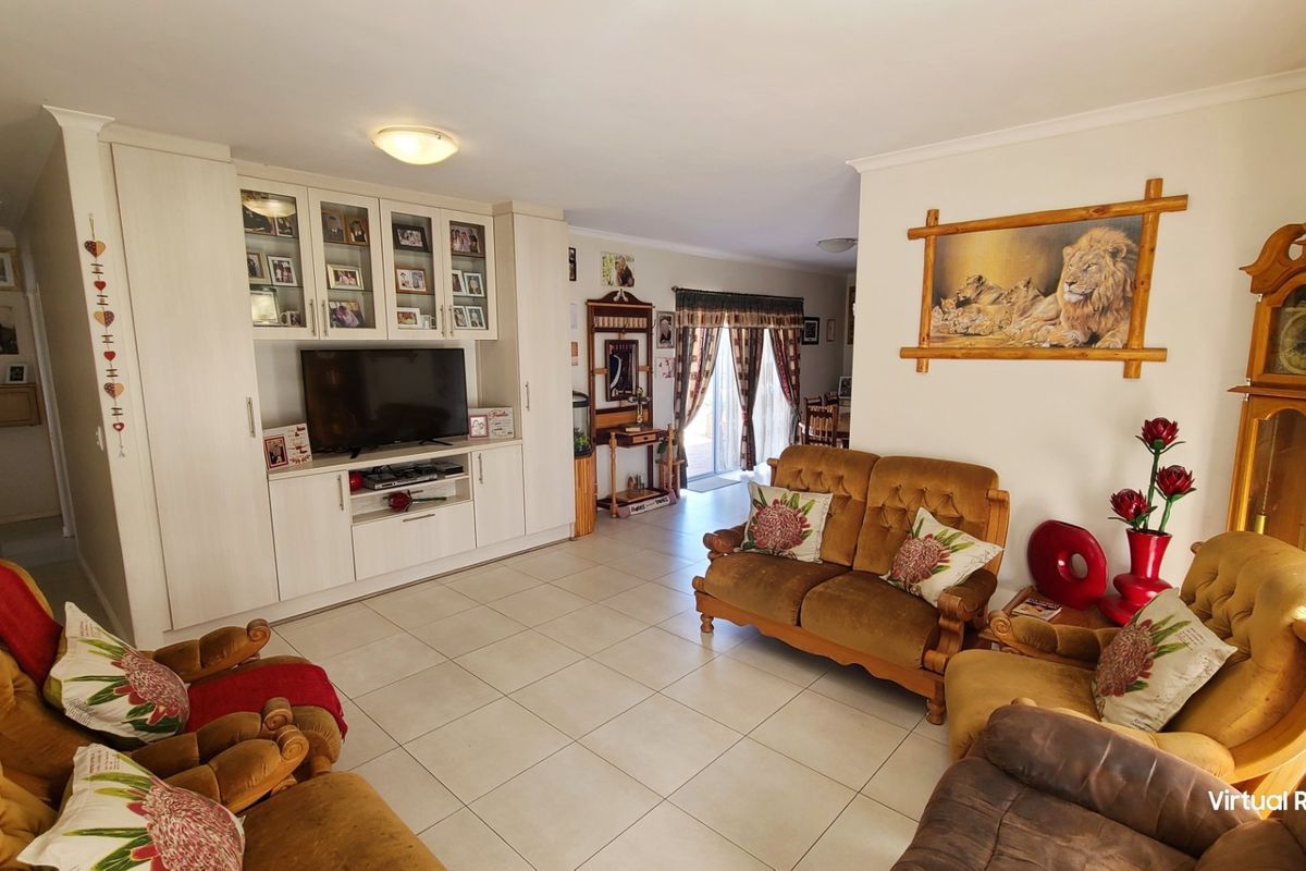 Peaceful, Tranquil & Secure Living...   - Photo 4