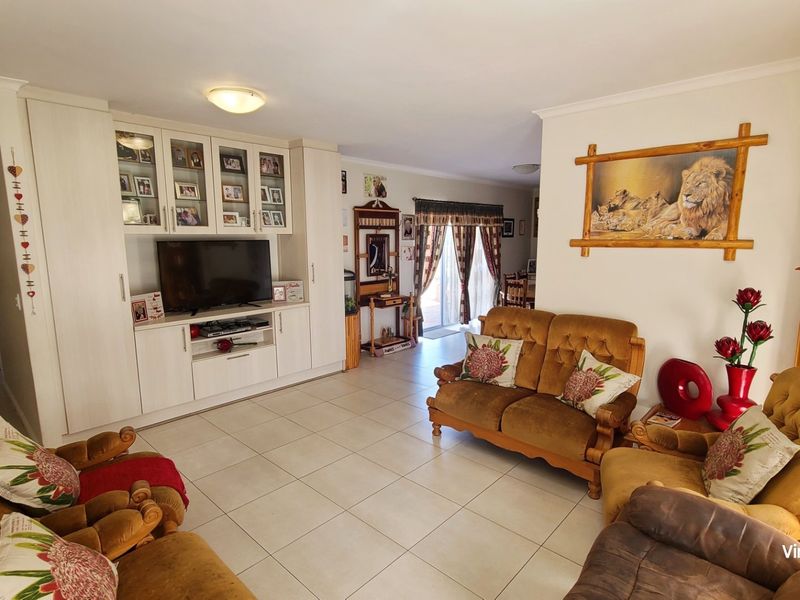 Peaceful, Tranquil & Secure Living...   - Photo 4