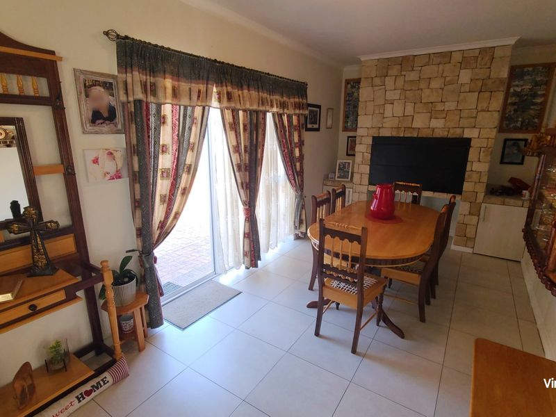 Peaceful, Tranquil & Secure Living...   - Photo 6