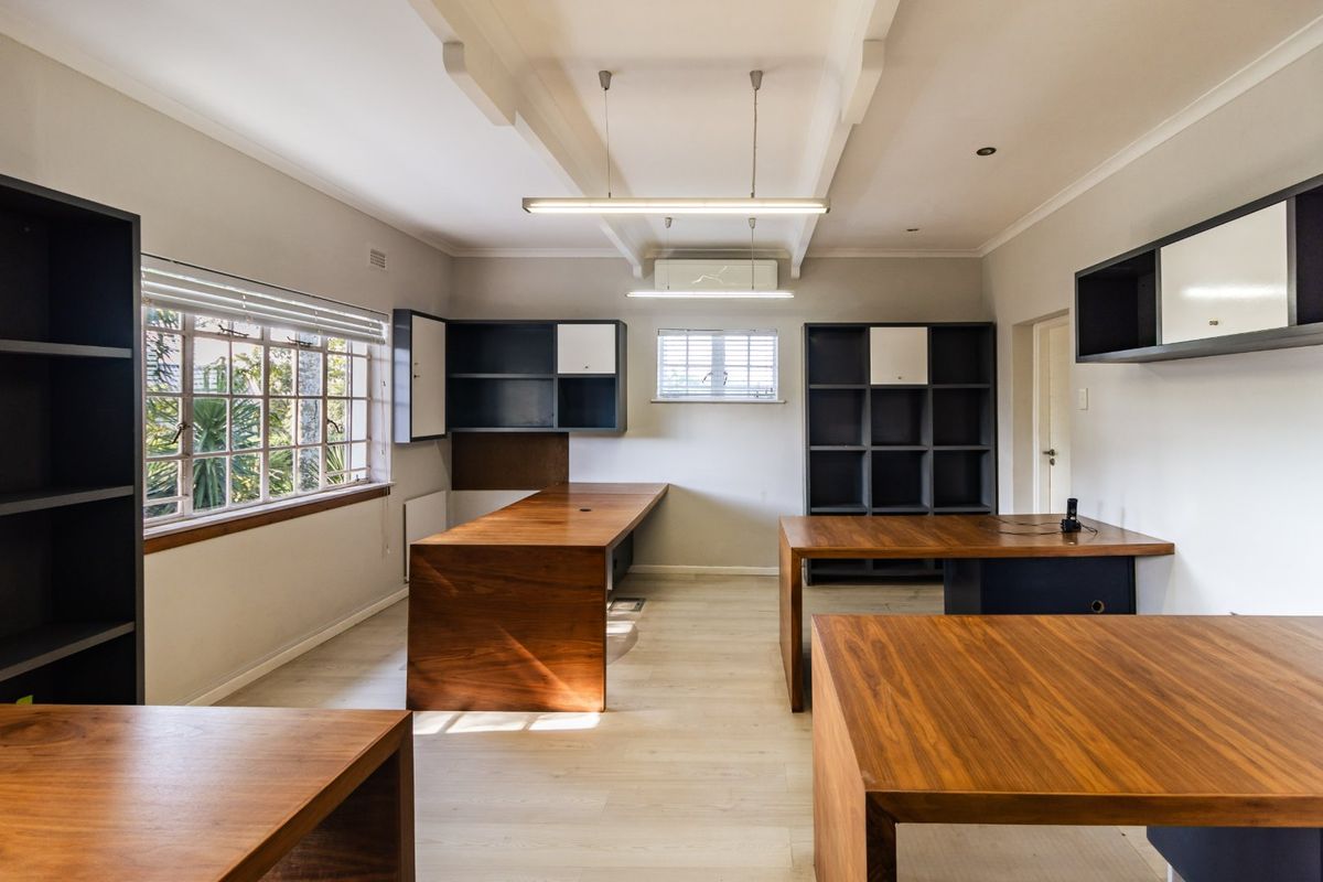 Flexible Office Space in Secure Estate Setting - immediate* - Photo 3