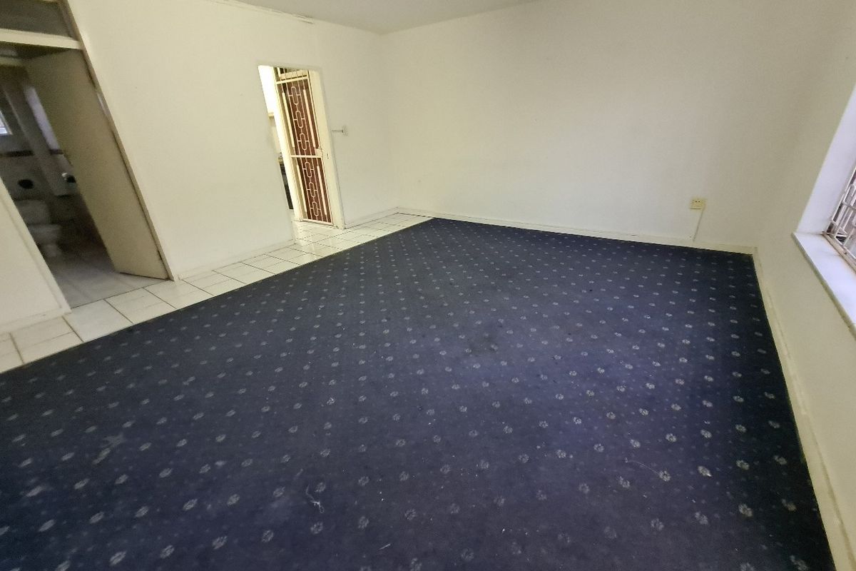 Apartment for Rent in Laudium available 1 August  - Photo 5