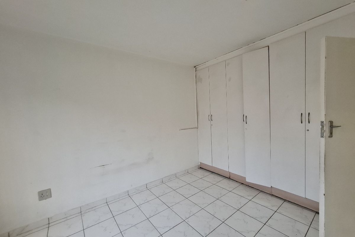 Apartment for Rent in Laudium available 1 August  - Photo 2