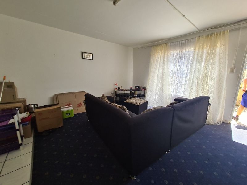 Apartment for Rent in Laudium - Photo 9