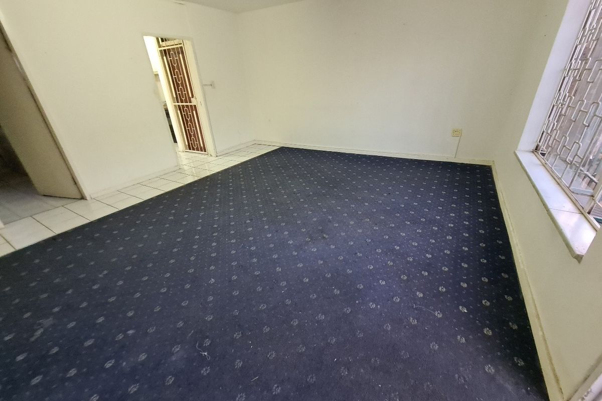 Apartment for Rent in Laudium available 1 August  - Photo 4