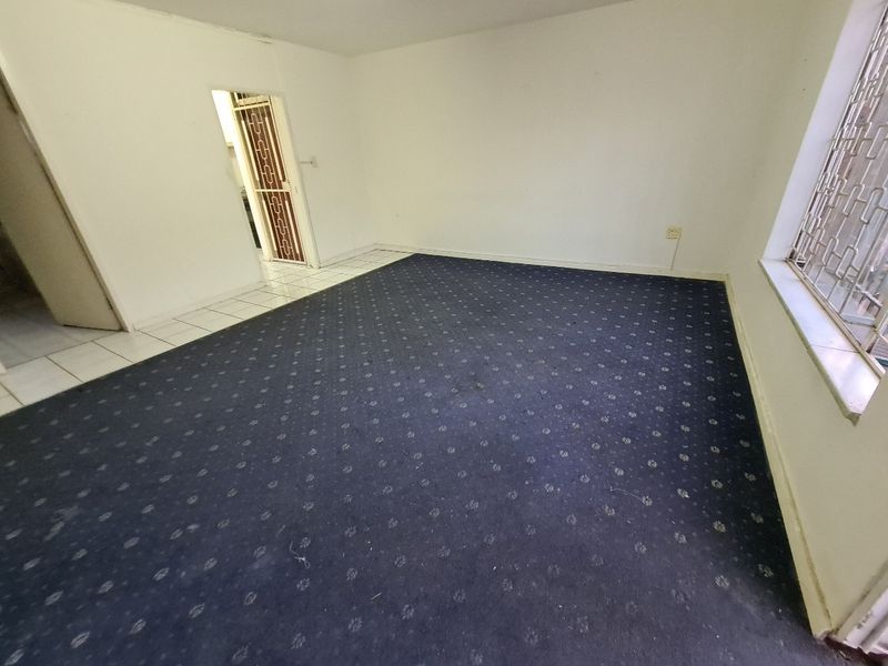 Apartment for Rent in Laudium - Photo 4