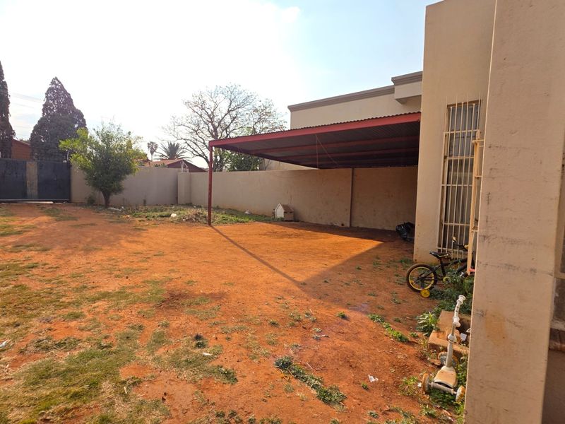 Stylish Laudium Simplex Apartment Available - Photo 2