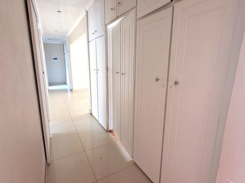 Stylish Laudium Simplex Apartment Available - Photo 10