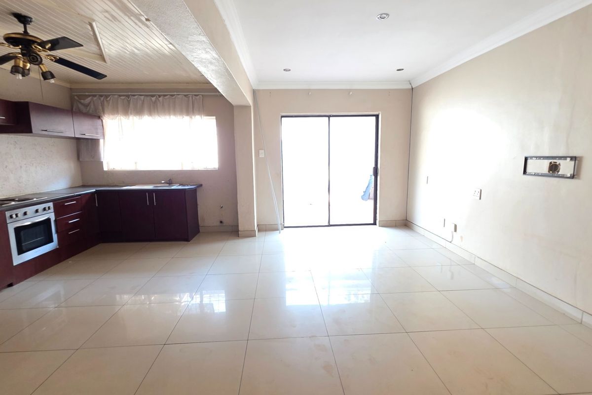 Stylish Laudium Simplex Apartment Available - Photo 5