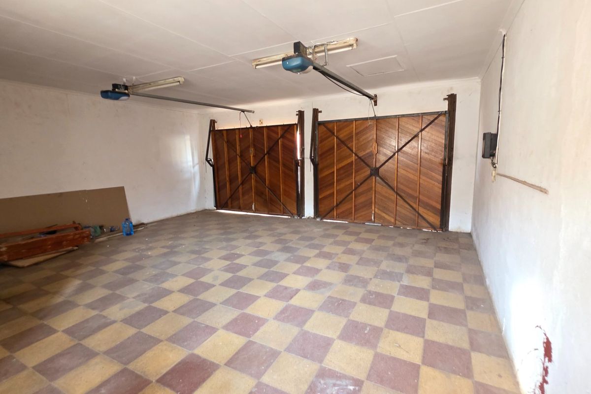 Secure and Modern Laudium Simplex Apartment - Photo 3