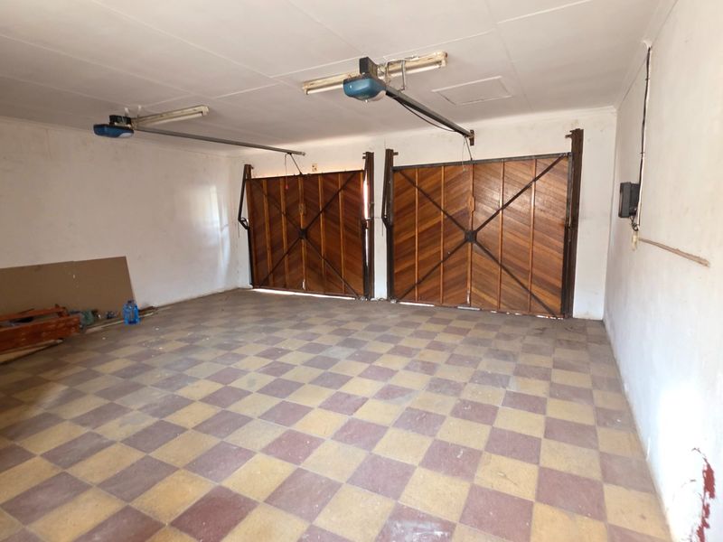 Secure and Modern Laudium Simplex Apartment - Photo 3