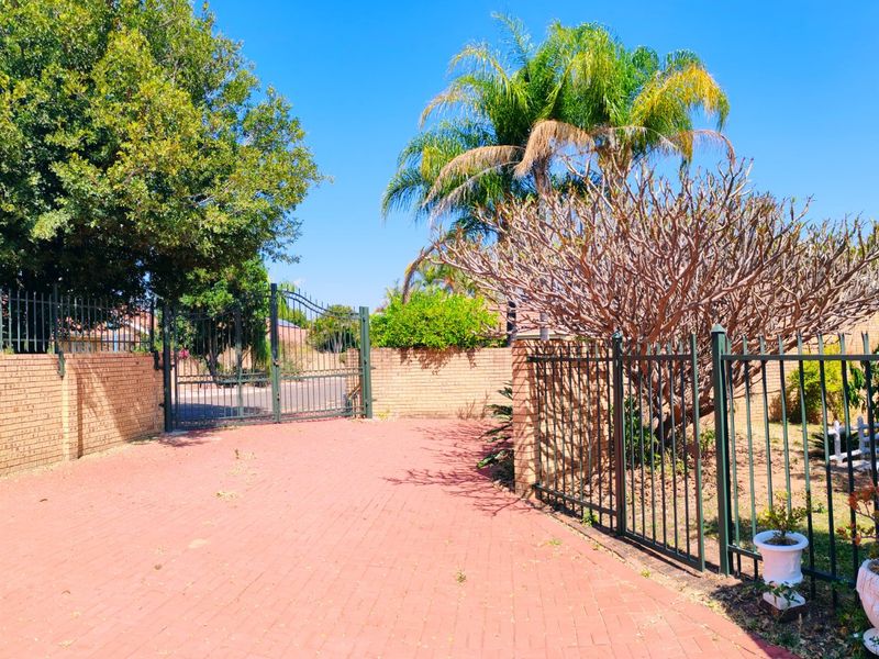 House for sale in Modimolle - Photo 2