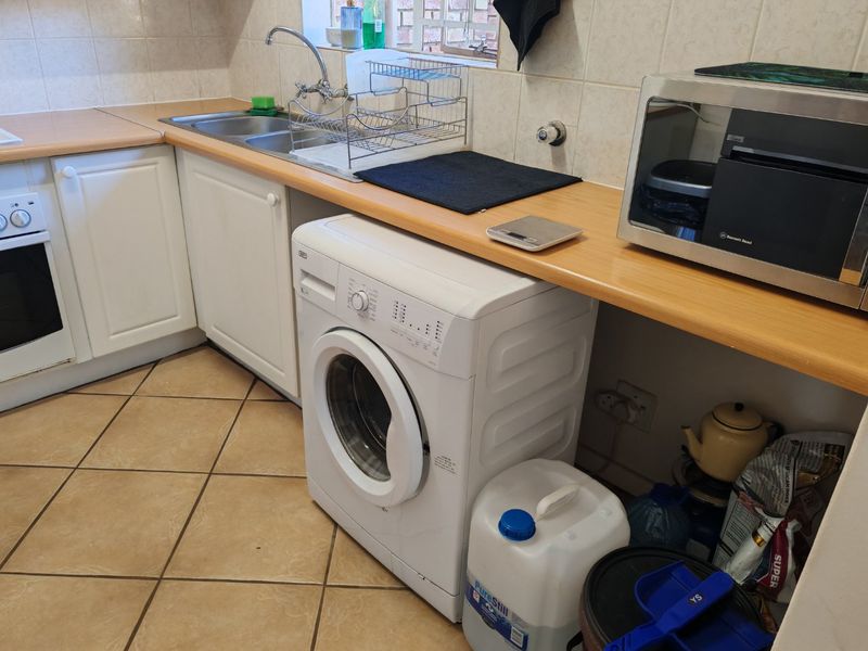 Lovely two bedroom townhouse for sale in Rooihuiskraal North - Photo 2